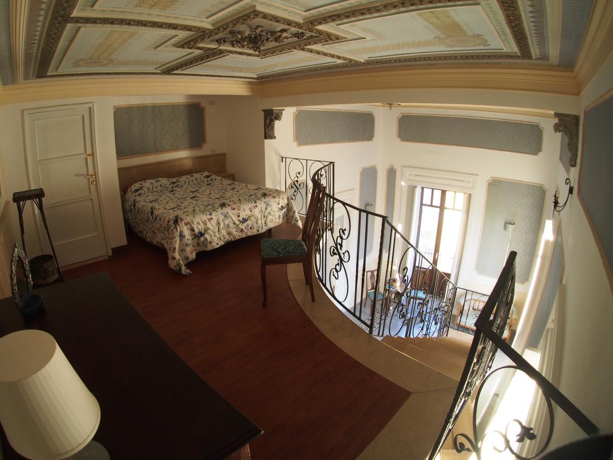 Casa Felice Nel Centro Storico, Tra Etna E Mare Apartment Catania Exterior foto